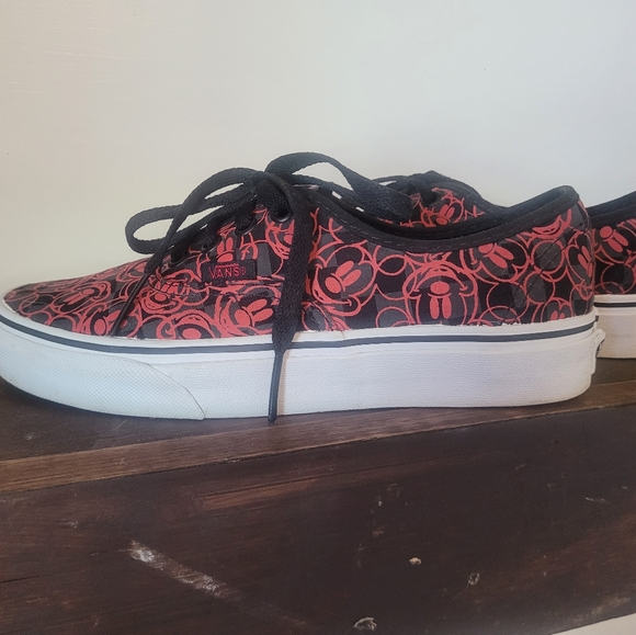 Mickey Mouse Vans Limited Edition - Picture 2 of 6